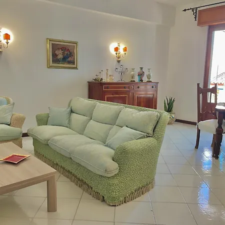 Frontemare Da Anna *