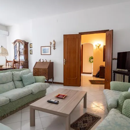 Frontemare Da Anna Apartment *