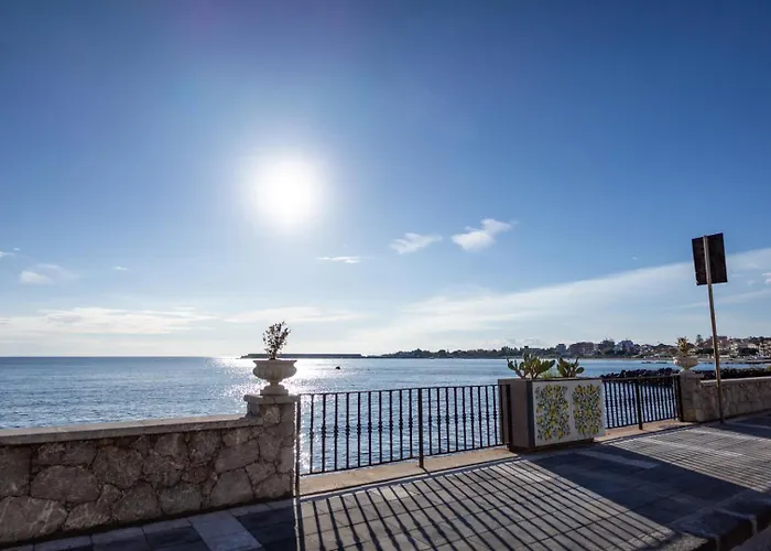Frontemare Da Anna Giardini-Naxos