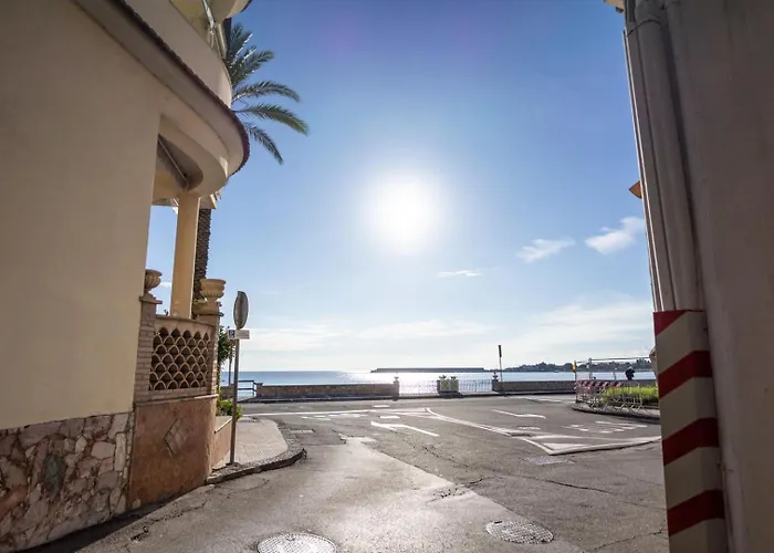 Frontemare Da Anna * Giardini Naxos