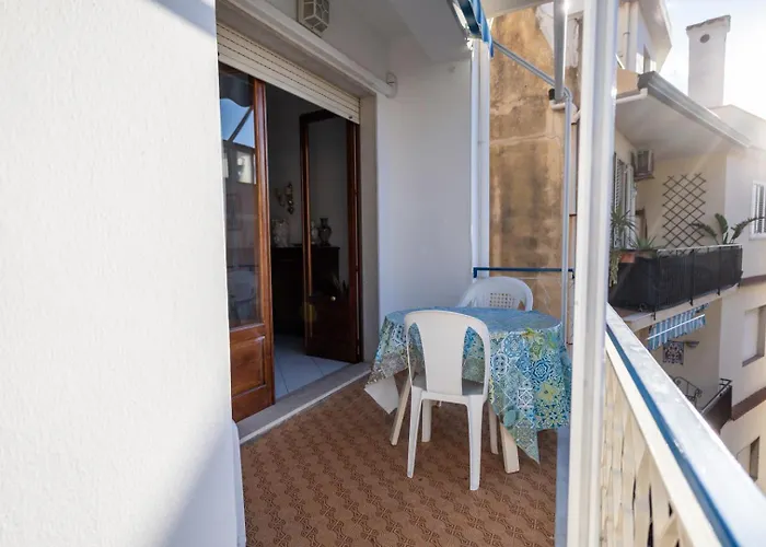 Frontemare Da Anna Giardini-Naxos