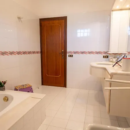 Frontemare Da Anna *